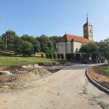asfaltiranje puta i parkinga u manastiru rajinovac